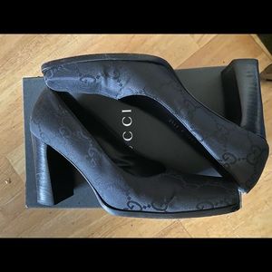 *SOLD* Black Gucci heels